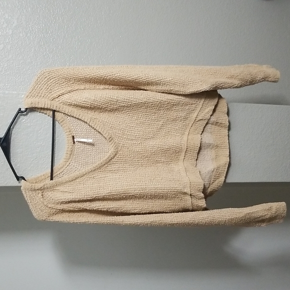 Free People Cropped Long Sleeve Oversized Camel Color Sweater Size Medium - Picture 4 of 10